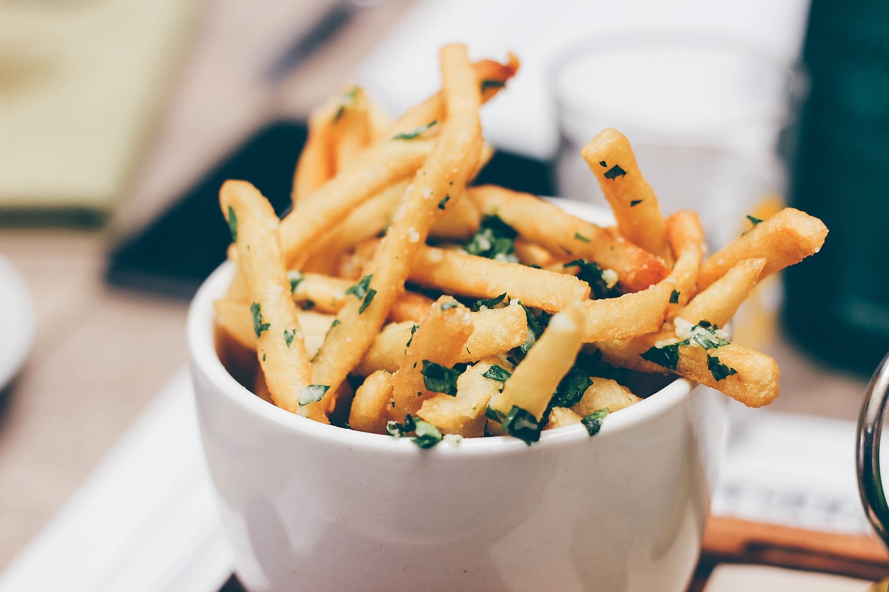 La technique de la friture : Conseils pour des aliments croustillants et dorés