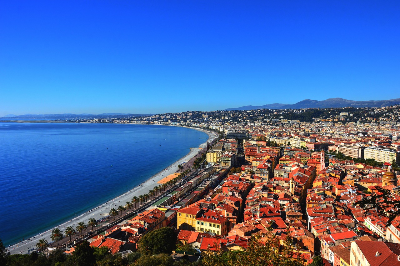 Nice, la belle de la Côte d’Azur : baladez-vous le long de la Promenade des Anglais