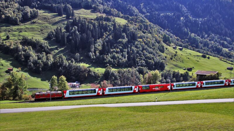 Les joies du voyage en train panoramique : des paysages à couper le souffle