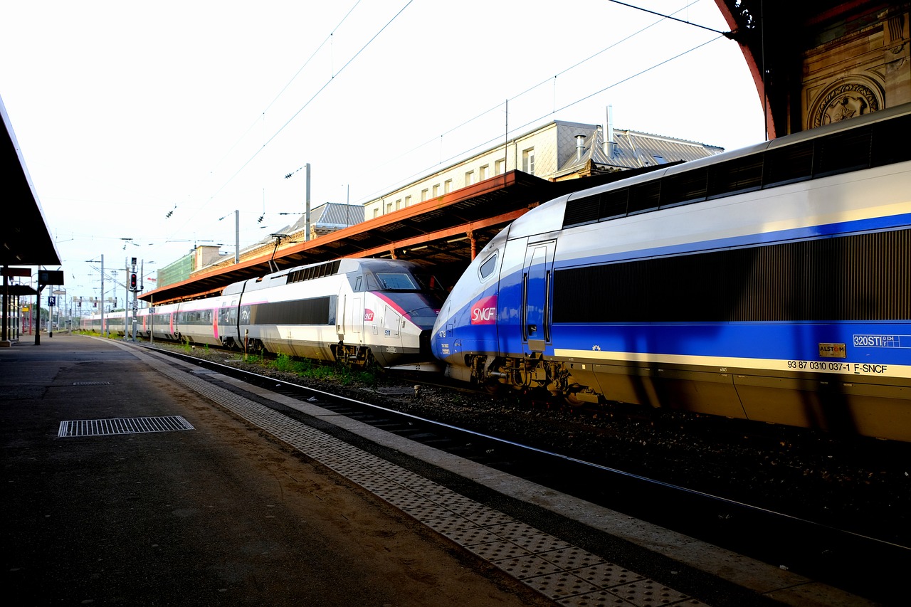 Le plaisir du voyage en train à grande vitesse : explorer rapidement de vastes territoires