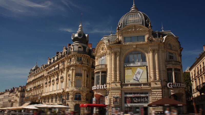 Montpellier, la ville étudiante animée : explorez son centre historique et ses places animées