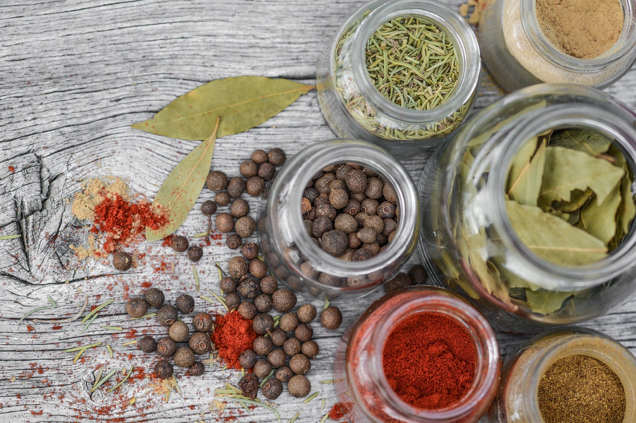 Les bienfaits des épices et des herbes pour ajouter de la saveur à vos plats