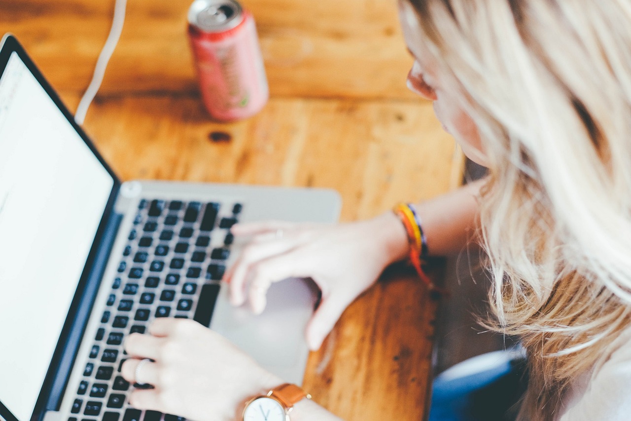 Exercices à faire au bureau pour garder la forme