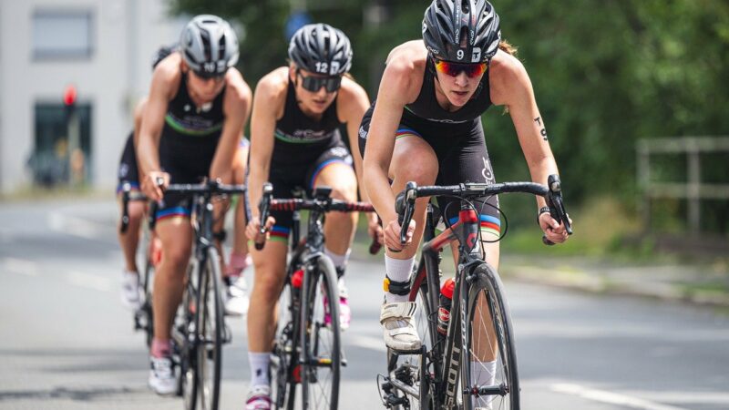 Les avantages de l’entraînement en groupe : motivation, camaraderie et résultats