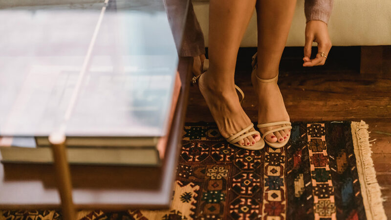 Talons secs et pieds abîmés ? Ce soin maison rapide et facile à base de 2 ingrédients vous sauvera les pieds