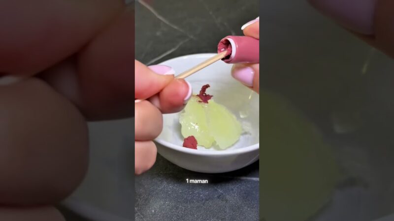 [Vidéo] Astuce économique pour un rouge à lèvre infini #economie #savemoneytips #astuces #fyp